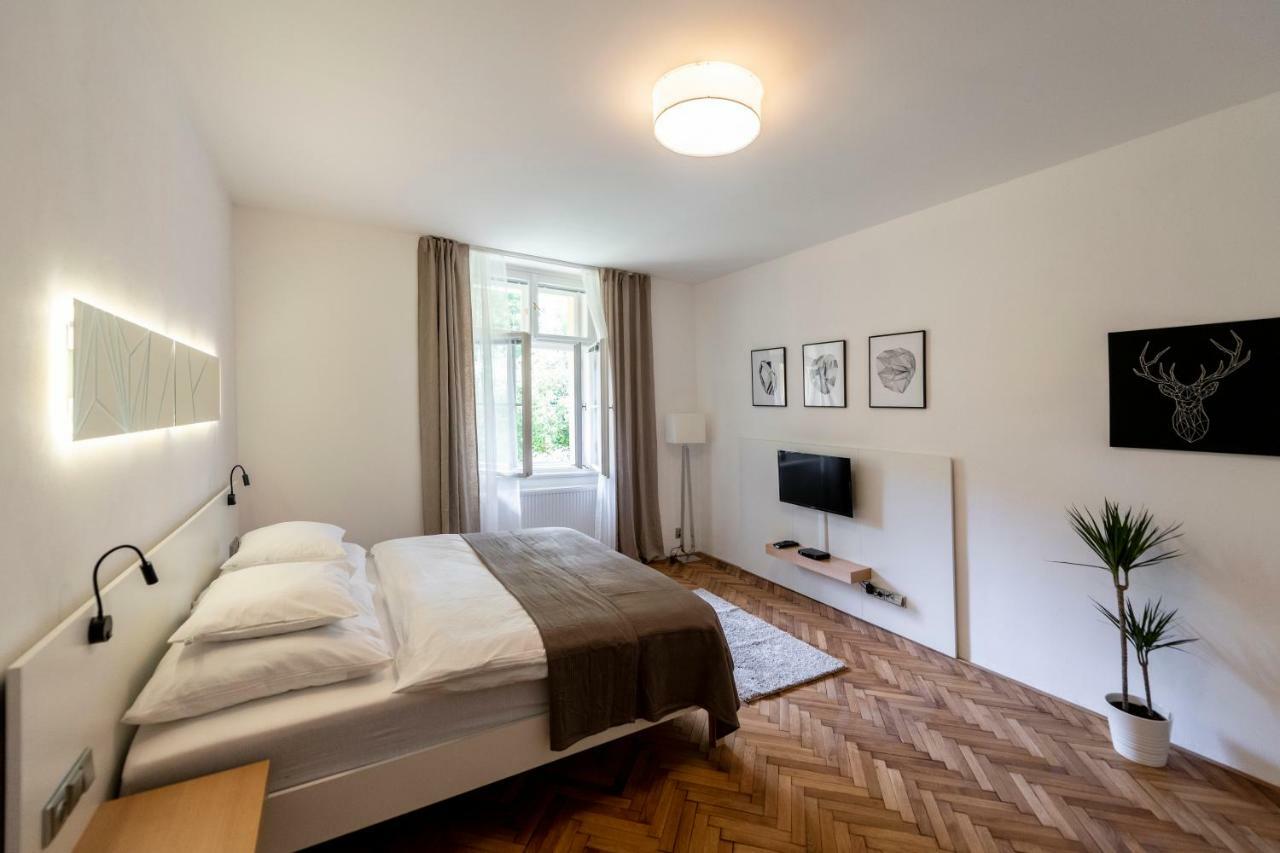 Apartment Slavikova 11 Praha Bagian luar foto